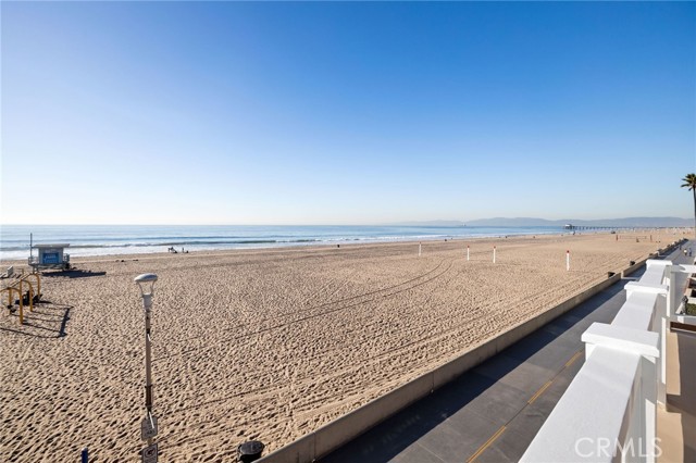 Detail Gallery Image 34 of 51 For 3205 the Strand, Hermosa Beach,  CA 90254 - 4 Beds | 3/1 Baths