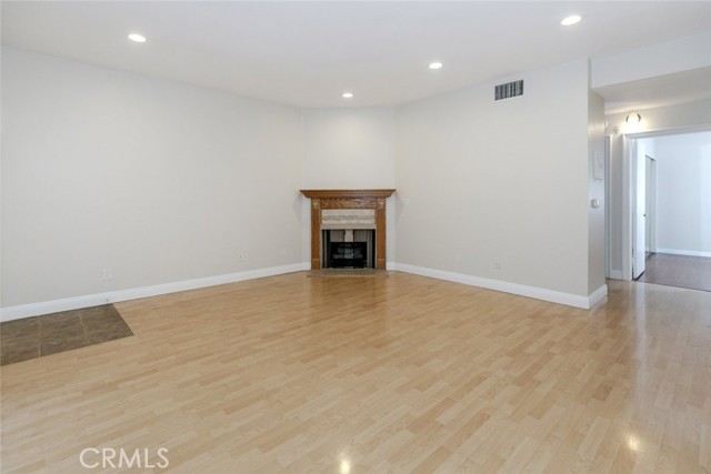 620 N 6th Street, Burbank CA: https://media.crmls.org/medias/aa2045bd-0290-43ee-97a2-ed410c6cc520.jpg