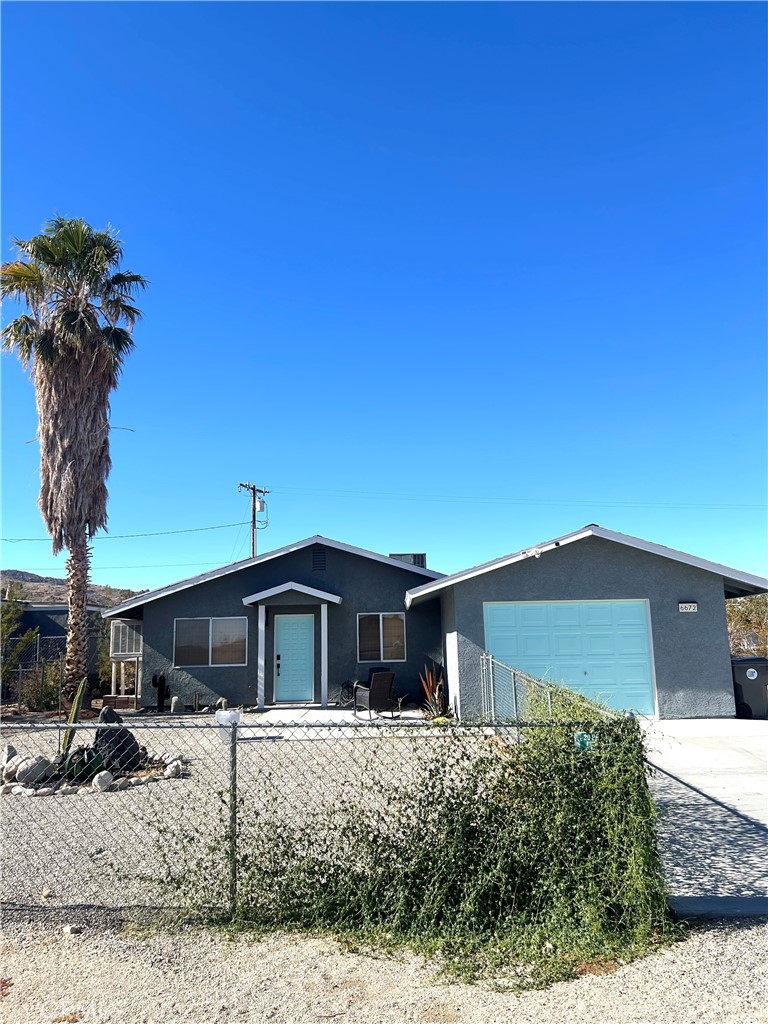 6672 Mojave Ave