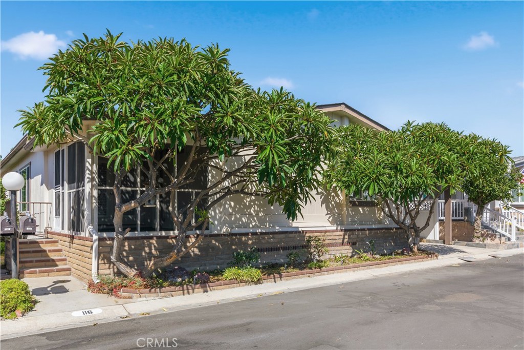 5200 Irvine Blvd. #116