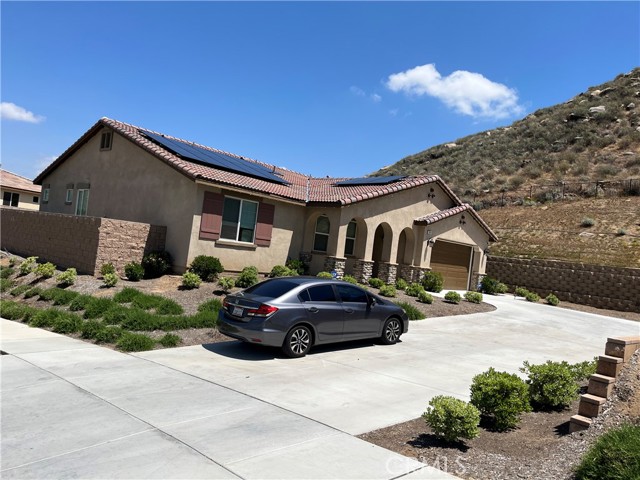 1084 Crownstone Lane, Hemet CA: https://media.crmls.org/medias/aa21bc92-7d4b-427a-bda6-eb3cbe13b1dd.jpg