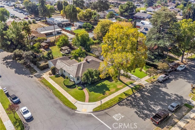 838 838 College Ave, Redlands CA: https://media.crmls.org/medias/aa221851-a2a6-4c5d-8338-2231f3ff9298.jpg