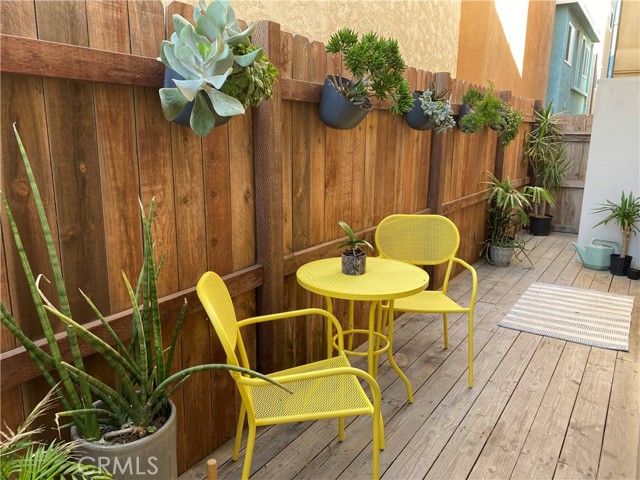 Detail Gallery Image 24 of 30 For 117 Surfside Ave #B,  Seal Beach,  CA 90743 - 2 Beds | 2 Baths