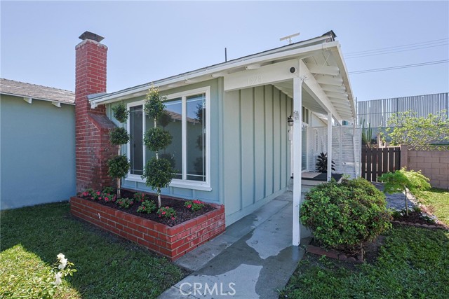 Detail Gallery Image 4 of 40 For 1328 W 214th St, Torrance,  CA 90501 - 4 Beds | 2 Baths