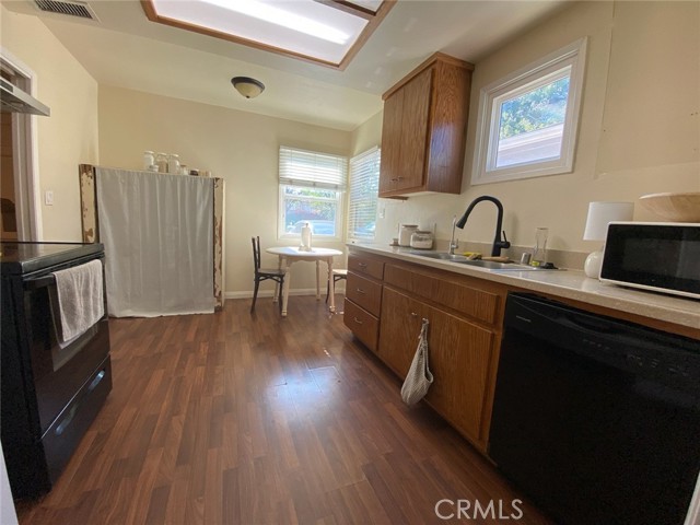 522 S Pico Avenue, Fallbrook CA: https://media.crmls.org/medias/aa239b62-d9be-4249-94b7-8e3fb5b40102.jpg