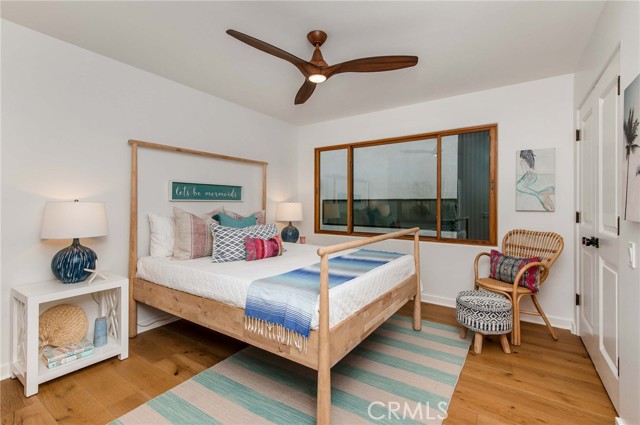 Second bedroom.