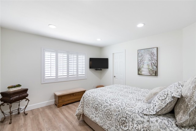 The 4th bedroom has a nice sized walk-in closet and offers recessed lighting just like the remainder of the home does.