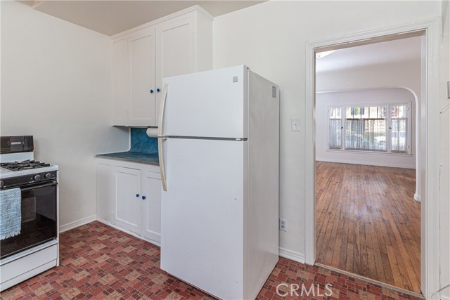 Detail Gallery Image 12 of 35 For 427 S Orchard, Burbank,  CA 91506 - 2 Beds | 1/1 Baths