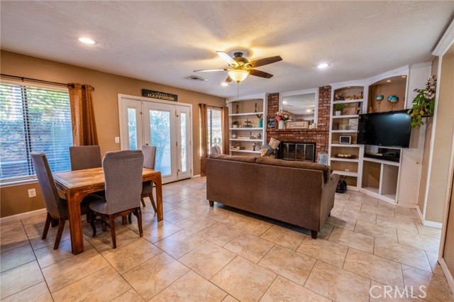 Detail Gallery Image 6 of 21 For 25448 Kalmia Ave, Moreno Valley,  CA 92557 - 4 Beds | 2/1 Baths