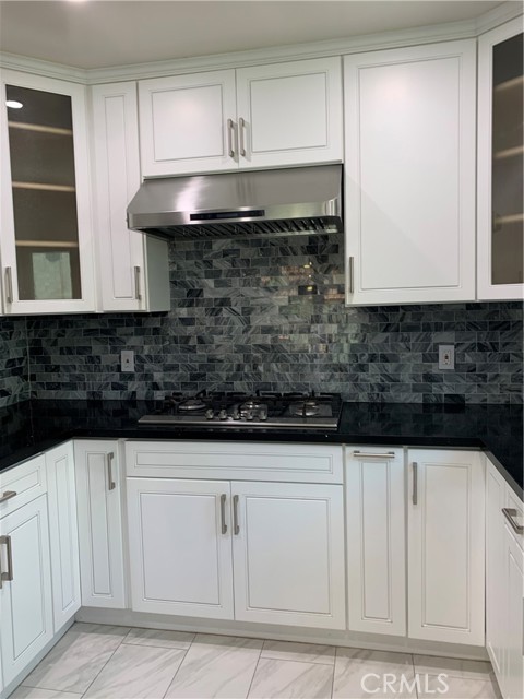 220 Laurel Avenue, Arcadia CA: https://media.crmls.org/medias/aa256092-b876-497a-8c7b-81190b0d3cd1.jpg
