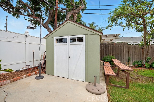 4303 E De Ora Way, Long Beach CA: https://media.crmls.org/medias/aa265638-d70a-4b86-8a39-99fff93fd210.jpg