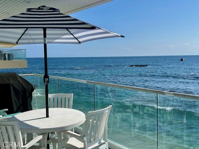 Detail Gallery Image 16 of 25 For 1249 Ocean Front #D,  Laguna Beach,  CA 92651 - 1 Beds | 1 Baths