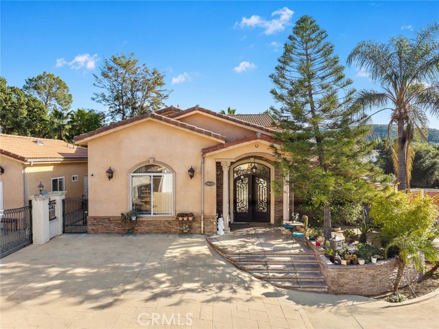 Detail Gallery Image 9 of 63 For 10610 Oak Tree Way, Sunland,  CA 91040 - 5 Beds | 4 Baths