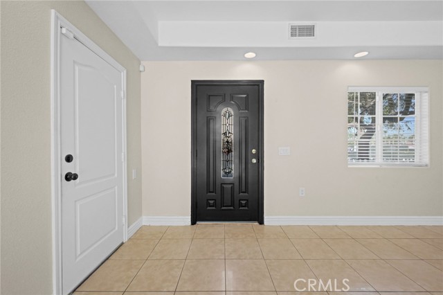 Detail Gallery Image 8 of 64 For 2057 Bush, Santa Ana,  CA 92706 - 4 Beds | 3 Baths