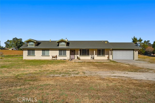 Detail Gallery Image 1 of 33 For 4575 Whispering Oak Way, Paso Robles,  CA 93446 - 4 Beds | 2 Baths