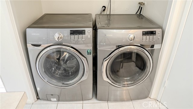 Detail Gallery Image 7 of 12 For 13112 Moorpark #2,  Sherman Oaks,  CA 91423 - 2 Beds | 2/1 Baths