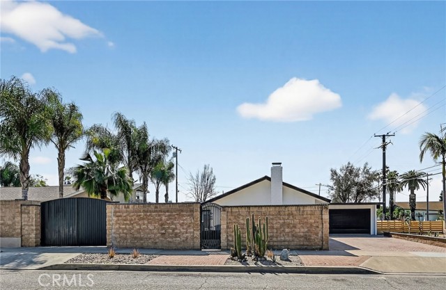 Detail Gallery Image 3 of 27 For 629 S Yorba, Orange,  CA 92869 - 4 Beds | 2 Baths