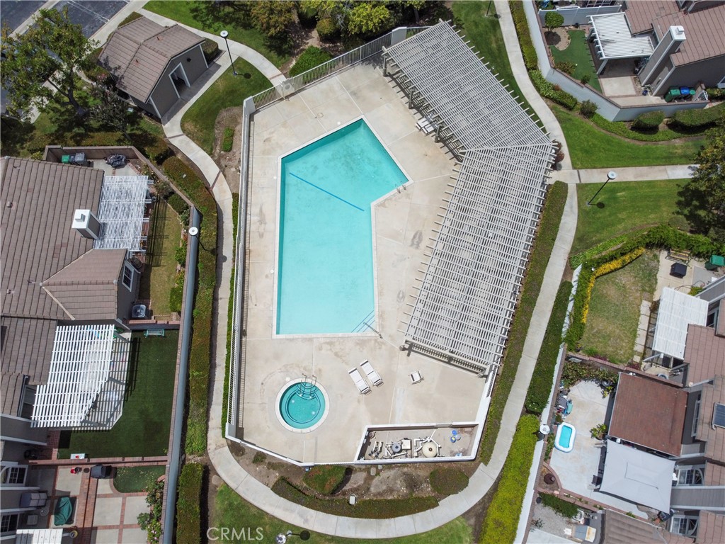 https://media.crmls.org/medias/aa2c8c17-556b-4e11-9252-1a23fbcffd55.jpg?preset=X-Large