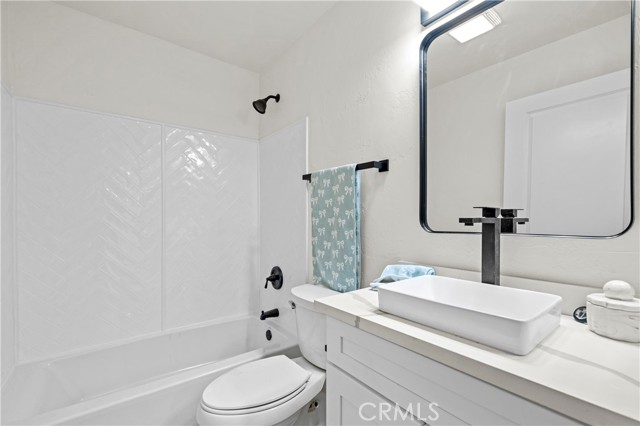 23254 Orange Avenue, Lake Forest CA: https://media.crmls.org/medias/aa2cacb0-b4ac-43c9-9a71-ad2ec87fd366.jpg