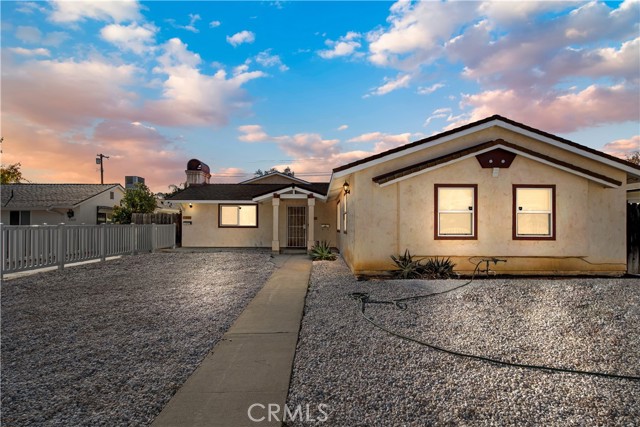 23040 Saticoy Street, Canoga Park CA: https://media.crmls.org/medias/aa2ce195-524b-48a1-9c79-93cead6f3123.jpg