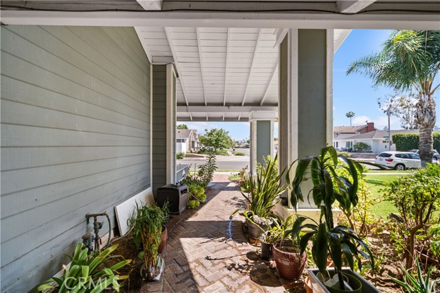 213 E Borromeo Avenue, Placentia CA: https://media.crmls.org/medias/aa2ce3a0-acf5-4f2b-a5dd-cec521776abb.jpg