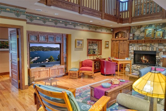 352 Cedar Ridge Drive, Lake Arrowhead, CA 92352