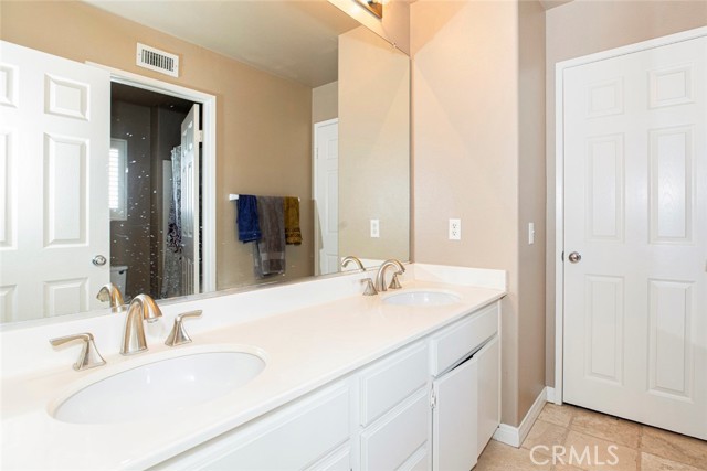 28741 Park Woodland Place, Saugus CA: https://media.crmls.org/medias/aa2d2a29-e754-4e34-af0e-4d5b9241d724.jpg