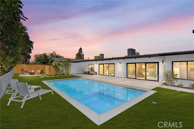 6009 Neddy Avenue, Woodland Hills CA: https://media.crmls.org/medias/aa2d59c8-4a90-4b64-8542-b8e26b19bde6.jpg