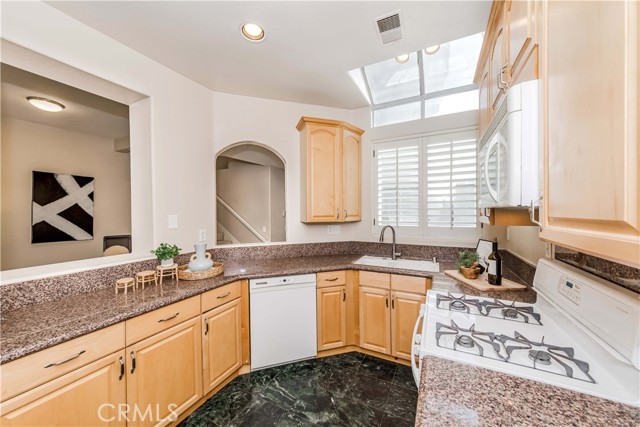 Detail Gallery Image 16 of 36 For 2162 Flame Flower Ln, Fullerton,  CA 92833 - 3 Beds | 2/1 Baths