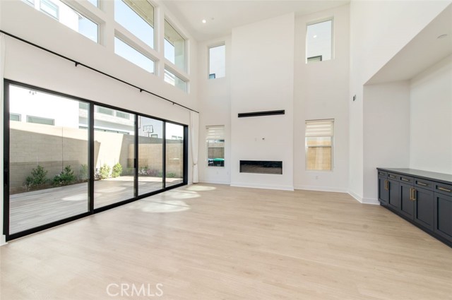 Detail Gallery Image 6 of 36 For 228 Stage, Irvine,  CA 92618 - 5 Beds | 5 Baths