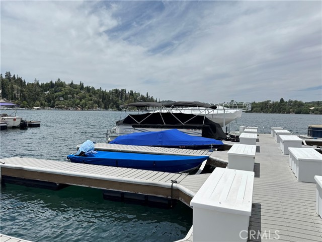 3 Dam Slip 17, Lake Arrowhead CA: https://media.crmls.org/medias/aa2df455-366d-4260-bbe5-abd5f0fe07c3.jpg