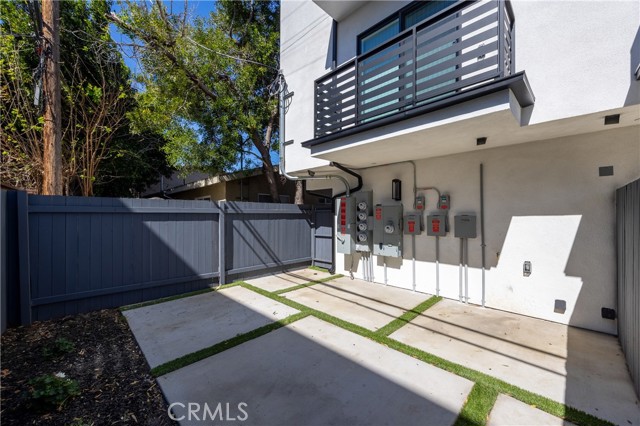 Detail Gallery Image 31 of 33 For 14422 Tiara #1/2,  Van Nuys,  CA 91401 - 5 Beds | 5 Baths