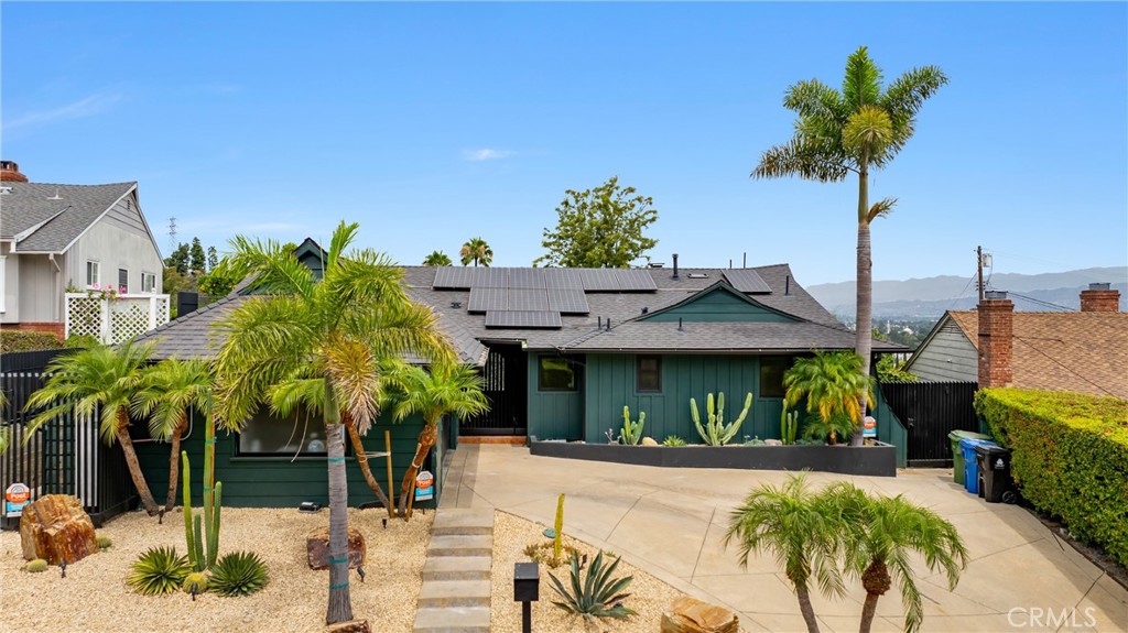 3627 Willowcrest Avenue — architectural residence
