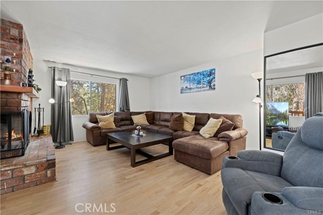 1808 Freeman Drive, Pine Mountain Club CA: https://media.crmls.org/medias/aa2f7fe5-a023-43d5-a39e-b99b8e95f879.jpg