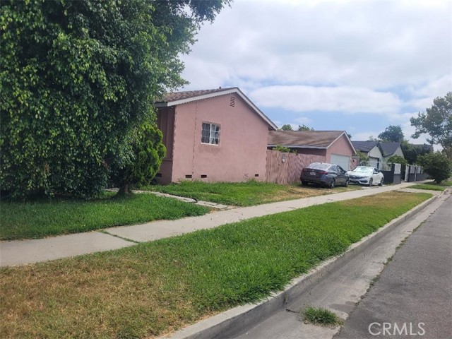 625 Shelley Street, Santa Ana CA: https://media.crmls.org/medias/aa309881-d647-4b6d-bb72-54cb4c426a43.jpg