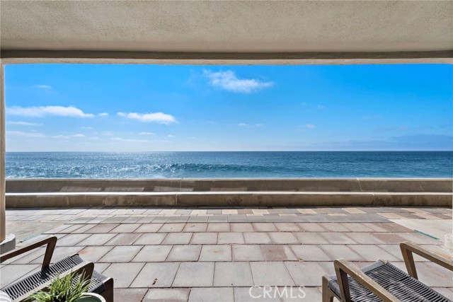 89 Blue Lagoon Villa, Laguna Beach CA: https://media.crmls.org/medias/aa30ac1f-eb59-43e7-a3c7-3ecbafbf789c.jpg