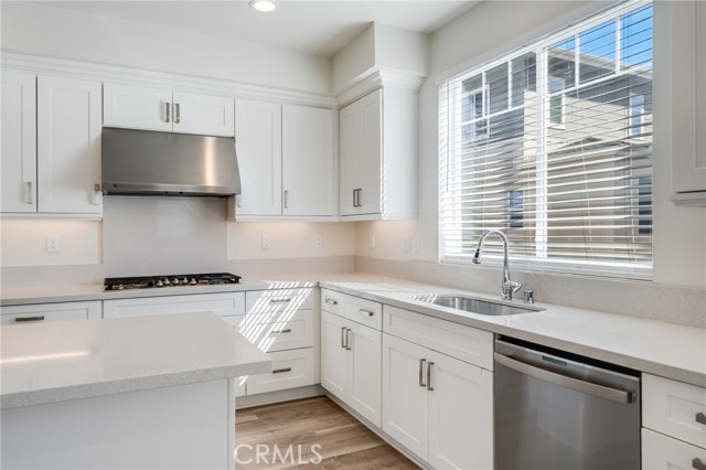 Detail Gallery Image 6 of 36 For 582 Cultivate, Irvine,  CA 92618 - 4 Beds | 3/1 Baths