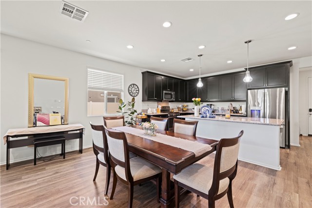 5025 W Avenue J6, Lancaster CA: https://media.crmls.org/medias/aa3382ba-96e4-4ac3-8ed3-6f64760e2e58.jpg