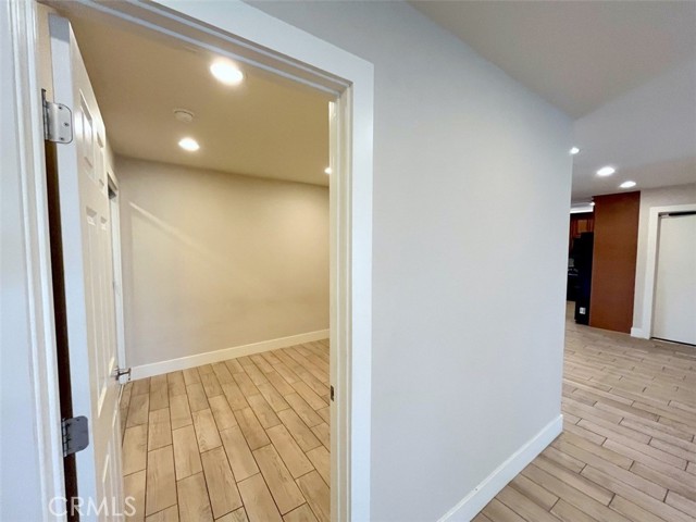 7811 Rhine Drive, Huntington Beach CA: https://media.crmls.org/medias/aa33bb02-f6e8-4479-aa43-832124b746b7.jpg