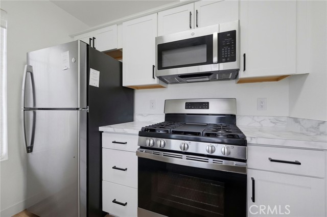 Detail Gallery Image 15 of 38 For 2554 Olive Dr #66,  Palmdale,  CA 93550 - 2 Beds | 2 Baths