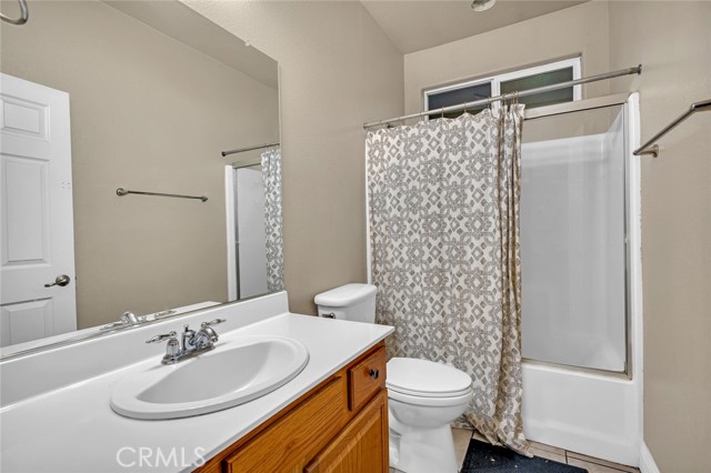 Detail Gallery Image 10 of 33 For 6681 Meadowlark Ave, Winton,  CA 95388 - 4 Beds | 3/1 Baths