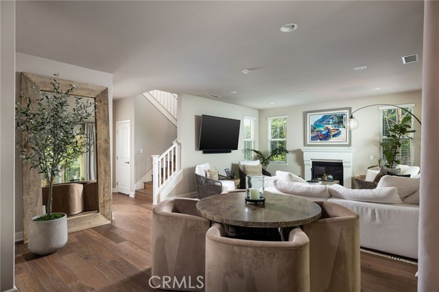 Detail Gallery Image 4 of 32 For 135 Walnut St, Costa Mesa,  CA 92627 - 4 Beds | 3 Baths