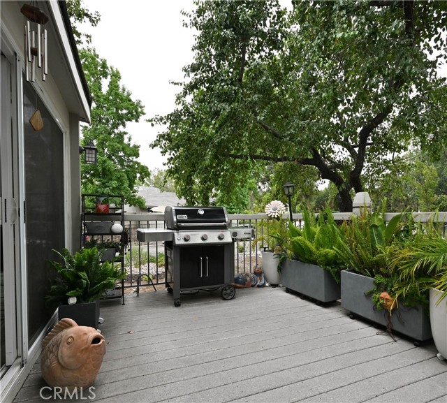 1222 S Westlake Boulevard, Westlake Village CA: https://media.crmls.org/medias/aa34f2bc-31e9-4e7e-b0c2-df51efe53a14.jpg