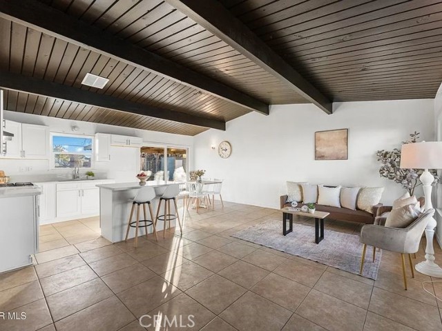 Detail Gallery Image 4 of 38 For 38640 Larkin Ave, Palmdale,  CA 93550 - 2 Beds | 1 Baths