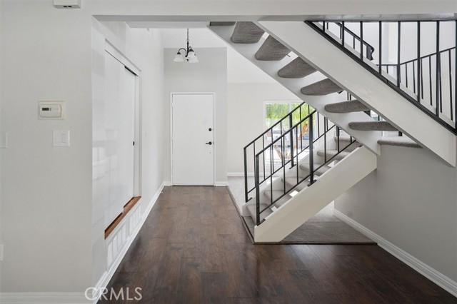 Detail Gallery Image 6 of 33 For 26947 Las Mananitas Dr, Valencia,  CA 91354 - 4 Beds | 3 Baths