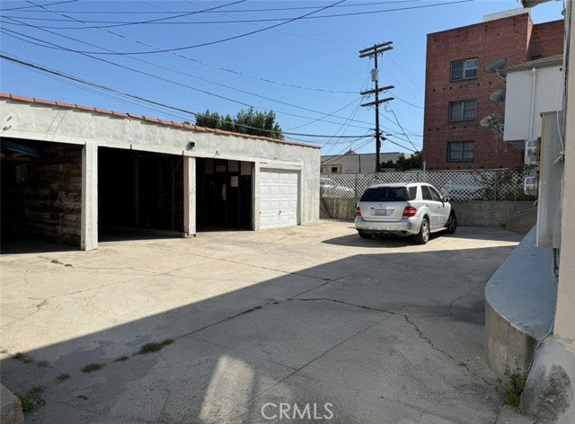 Detail Gallery Image 9 of 9 For 328 N Mariposa, Los Angeles,  CA 90004 - – Beds | – Baths