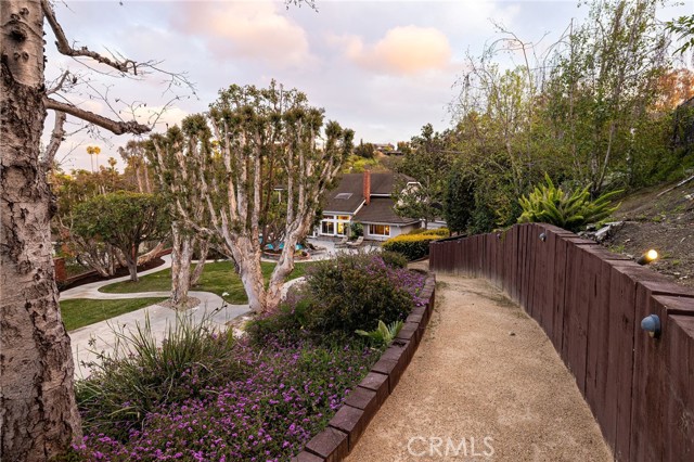 25611 Rangewood Road, Laguna Hills CA: https://media.crmls.org/medias/aa37bad4-d439-4329-b773-80b98fa7c333.jpg