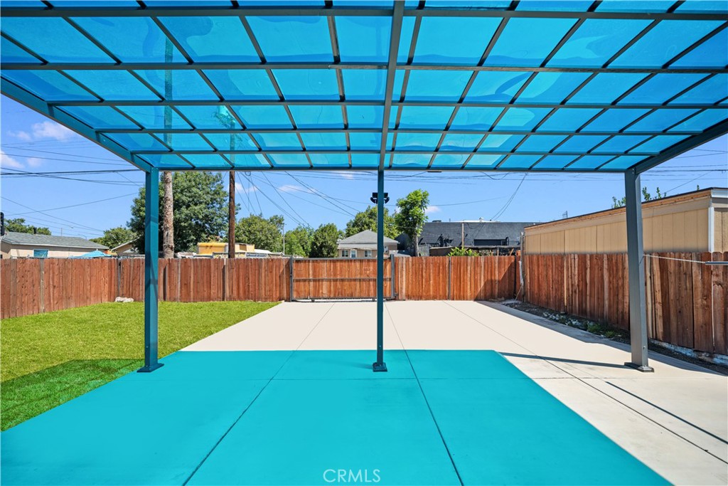 https://media.crmls.org/medias/aa37eb7b-c99a-4a31-bd0d-841164f068a1.jpg?preset=X-Large