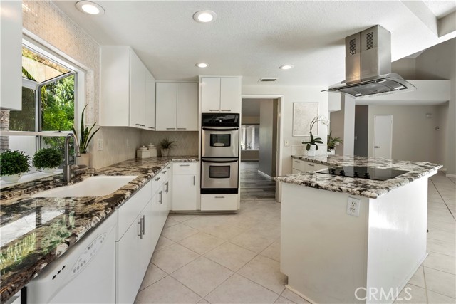 6065 Saint Augustine Drive, Riverside CA: https://media.crmls.org/medias/aa38158e-1395-44ad-9a96-9f874b228250.jpg