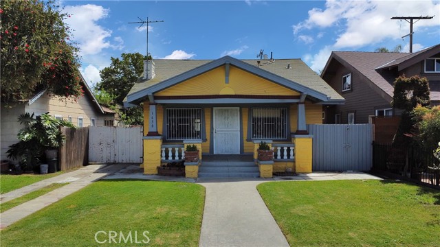 1638 W 51st Street, Los Angeles CA: https://media.crmls.org/medias/aa385bd8-87ca-4dbf-9065-776264a55b4c.jpg